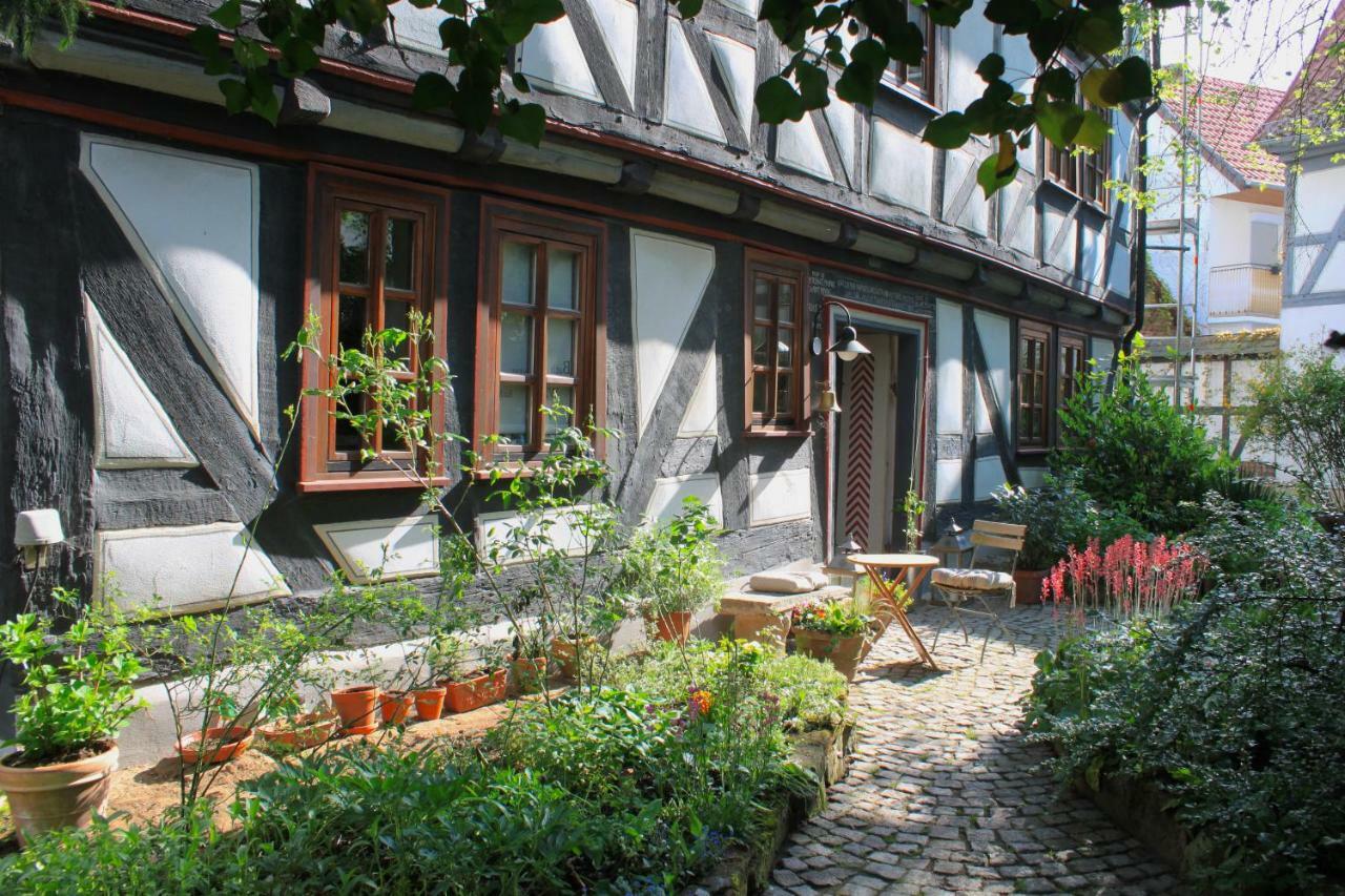 Alte Pfarre Gudensberg Apartamento Exterior foto